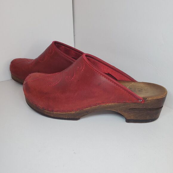 Sanita Womens Sz 8/38 Red Embroidery Mule Clog Danish Wood Boho Lagenlook Hippie - Picture 6 of 11